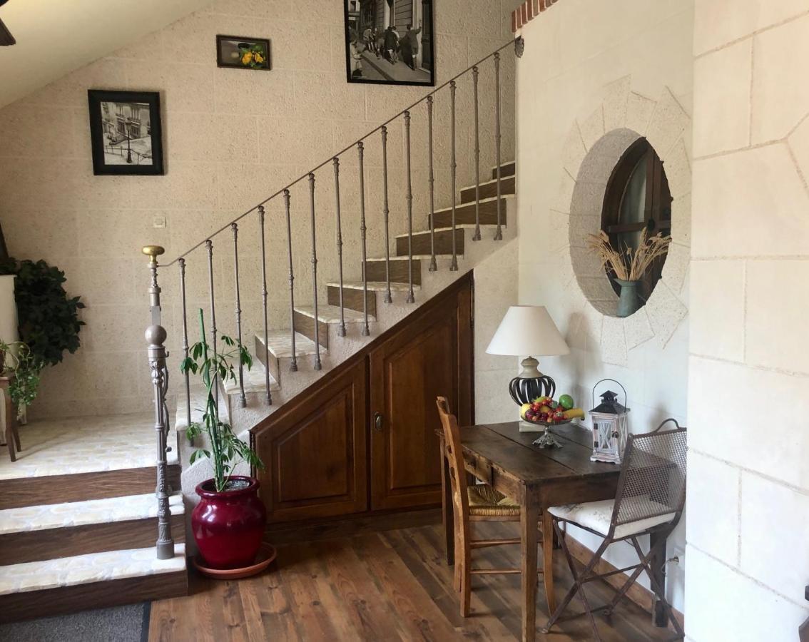 Longere Villariane Naveil Exterior photo