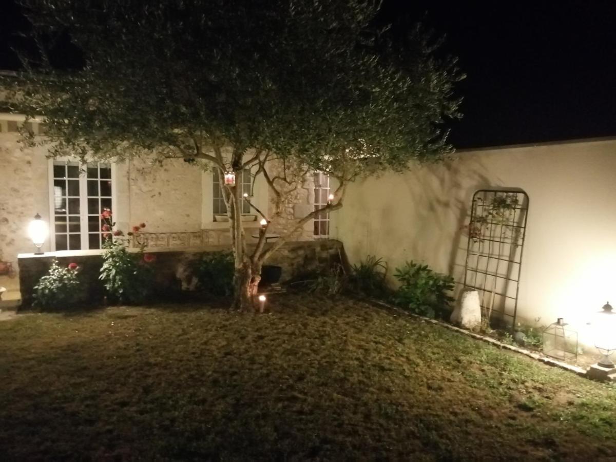 Longere Villariane Naveil Exterior photo